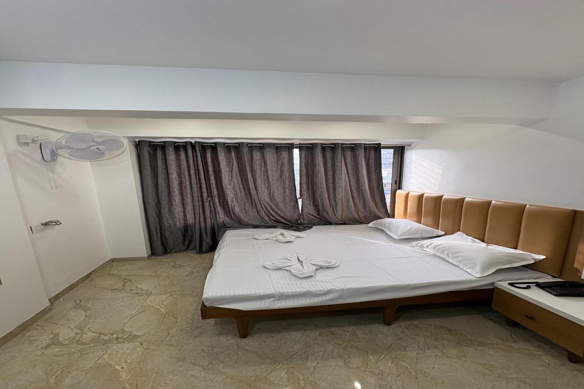 Hotel Ruchi Executive Satara Zewnętrze zdjęcie